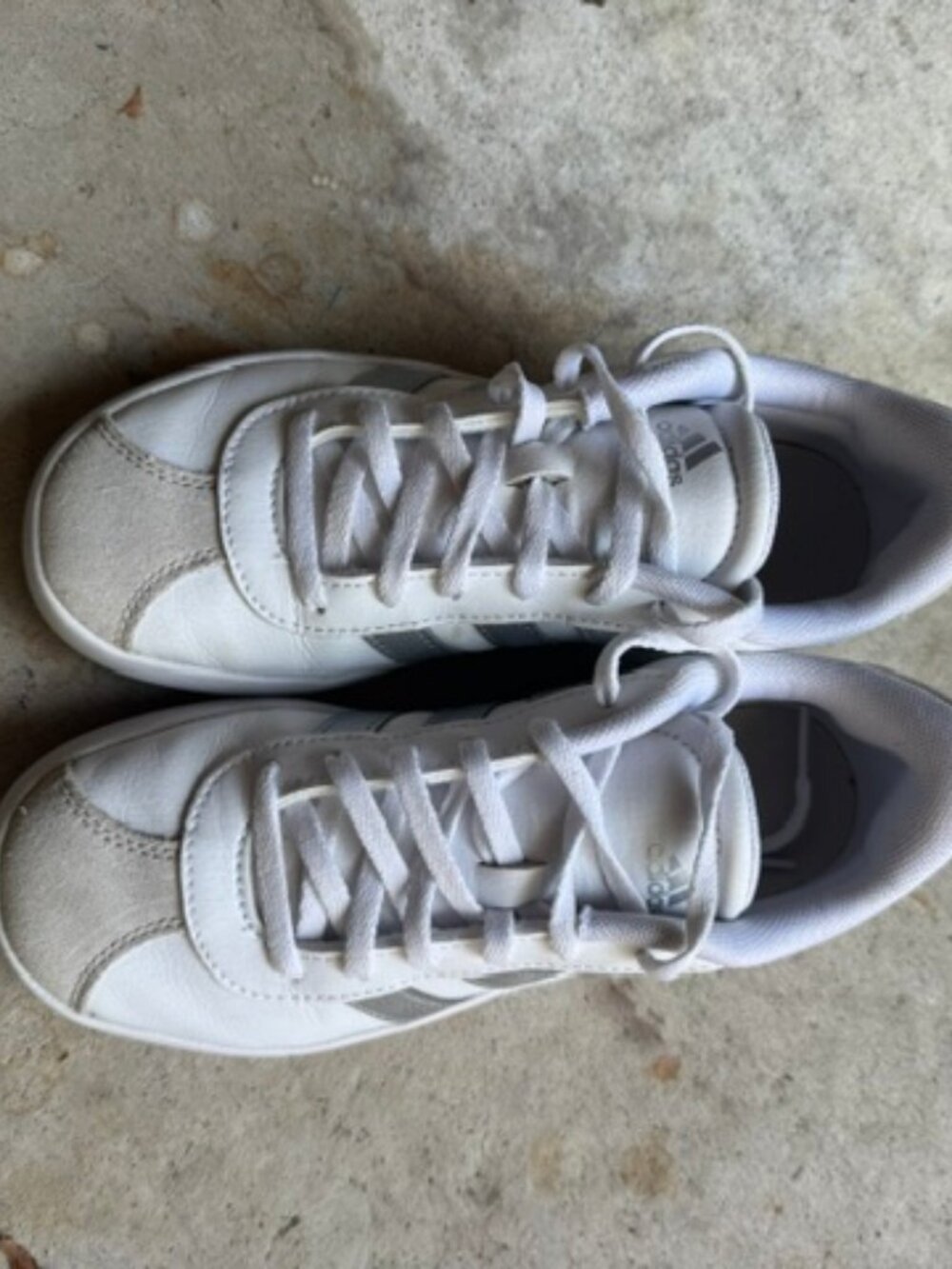 Adidas Sneakers